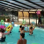 Zecamping 4 Anime Chiens Acceptes Familial Piscine Couverte Kamp alanı 4*
