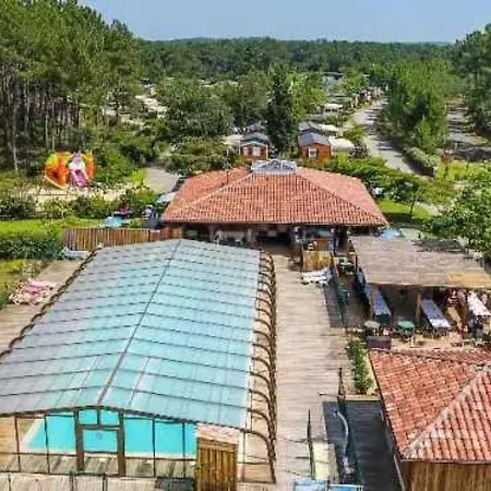 캠프장 Zecamping 4 Etoiles Anime Chiens Acceptes Familial Piscine Couverte