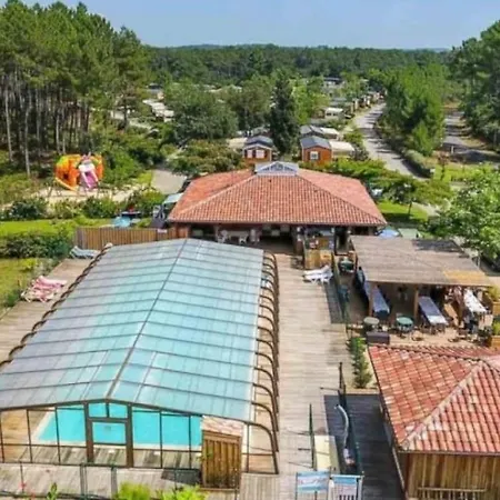 캠프장 Zecamping 4 Etoiles Anime Chiens Acceptes Familial Piscine Couverte Saint-Michel-Escalus