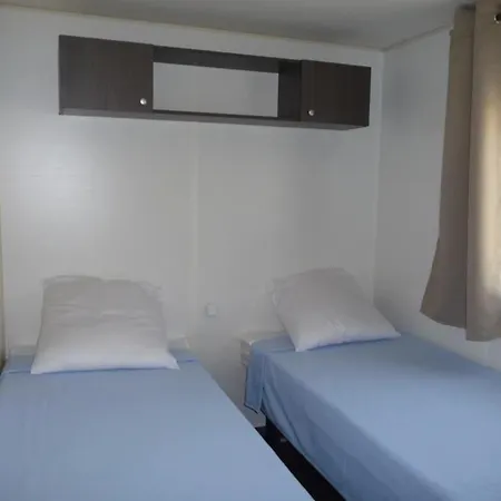 Zecamping 4 Etoiles Anime Chiens Acceptes Familial Piscine Couverte 캠프장