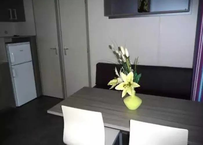 4 Etoiles - Piscine - Eebe0d Kamp alanı *